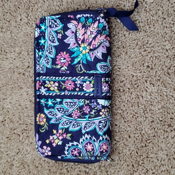 Vera Bradley French Paisley RFID Accordion Wallet - Picture 1 of 7